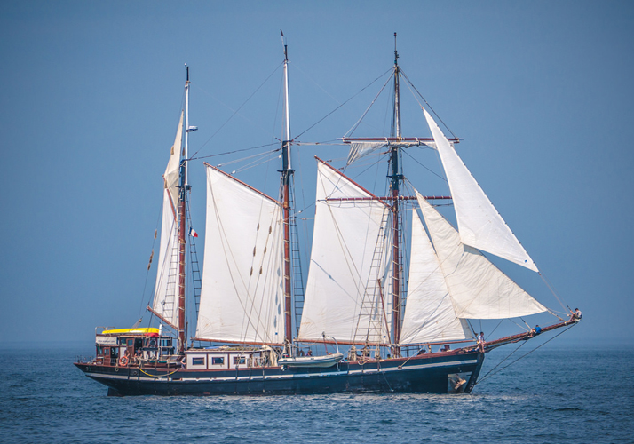 Dernier embarquement pour le P. Michel Jaouen, jésuite et marin