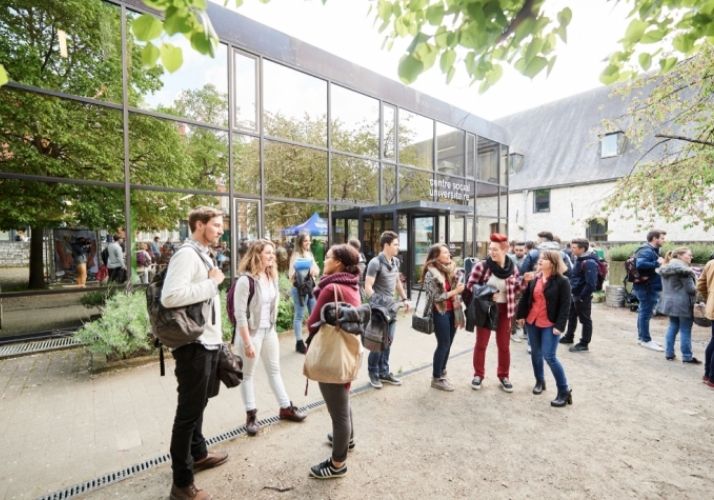 Vie étudiante et pandémie à l’Université jésuite de Namur