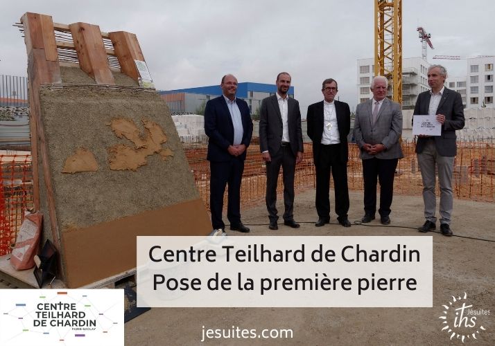 Pose de la première pierre du Centre Teilhard de Chardin